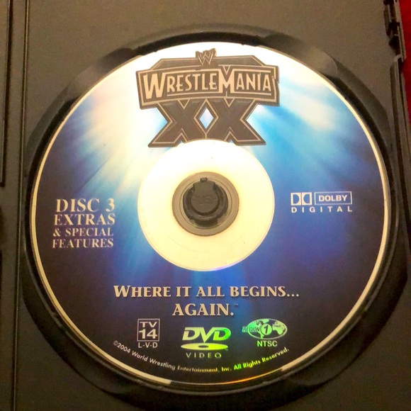WWE WrestleMania XX 3 disc set - Picture 5 of 5